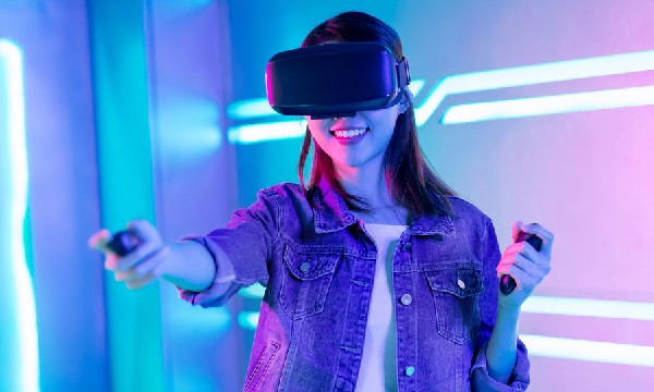 Elemen Penting Virtual Reality (VR)