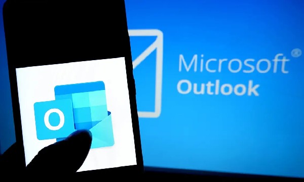 Riwayat Versi dari Microsoft Outlook