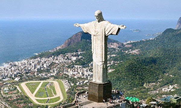 Patung Christ the Redeemer (Brazil) 