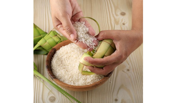 Cara Membuat Resep Ketupat Rice Cooker dengan Mudah