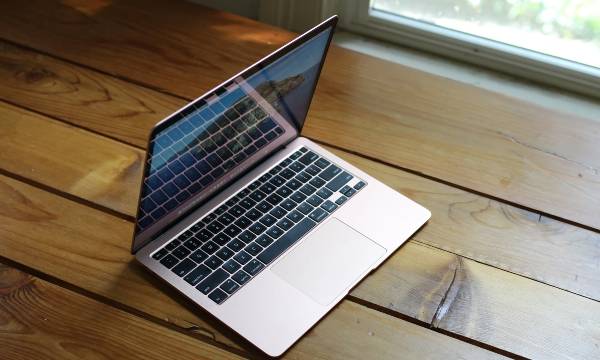 Daftar Spesifikasi Macbook Apple Pro dan Air Terlengkap untuk Pengguna