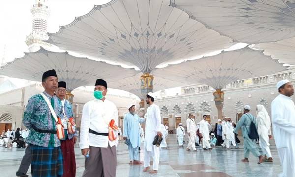 Bagaimana Memilih Agen Perjalanan Haji di Indonesia