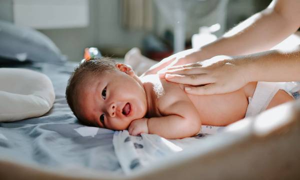 Mempersiapkan Perawatan Bayi Baru Lahir 