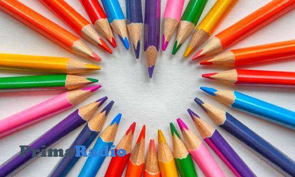 rekomendasi pensil warna terbaik
