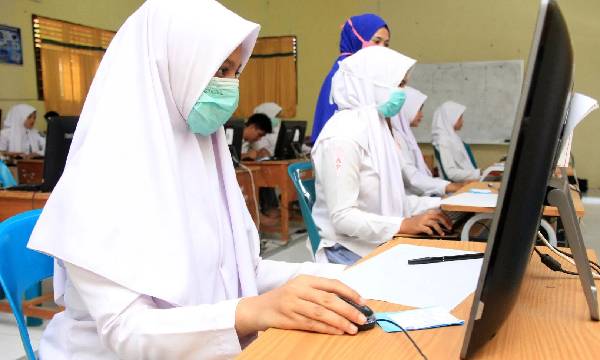 Memperoleh Pendidikan Normal