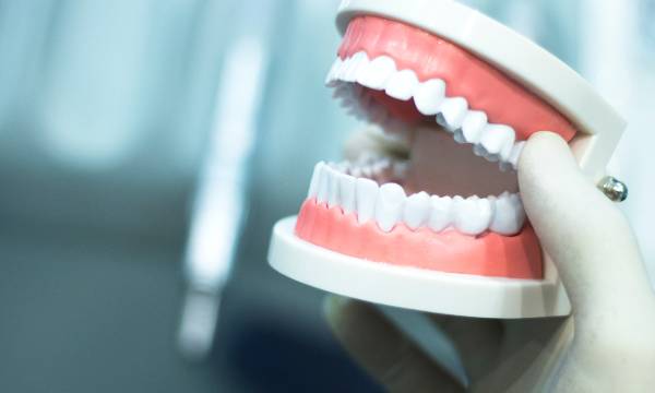 cara mudah menjaga kesehatan gigi